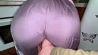 Stepson lifted his step mom skirt and saw a humongous bum for anal sex