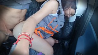 sexo en el auto en plena carretera con ingeniera italiana