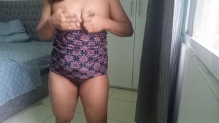 HOUSEWIFE MASTURBATE WHILE THE PERVERT NEIGHBOR WATCHES ME THROUGH THE WINDOW