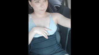 I ask my gf to masturbates with a vibrator and I make a sexy film for her.